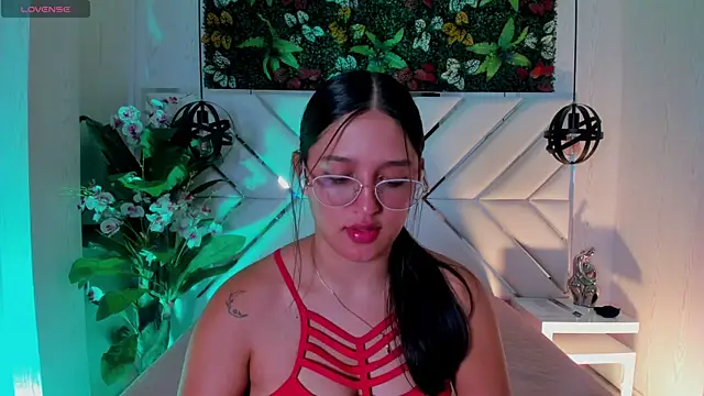 Snapshot of Janett_Moore chatting on June 18, 2026, 12:53 pm Janett Moore online show from June 18, 2026, 12:53 pm