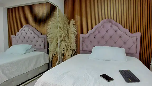 MaxiGarcia  online show from June 22, 2026, 11:13 pm