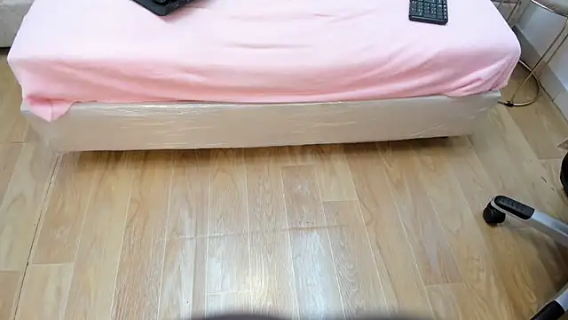 SweetLuna2 online show from July 15, 2026, 8:58 pm