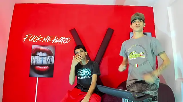 Snapshot of TWINKS_BOYSX chatting on May 17, 2026, 7:10 pm TWINKS BOYSX online show from May 17, 2026, 7:10 pm