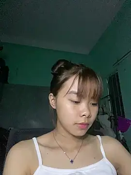 Snapshot of Cry_sexy chatting on August 7, 2026, 5:31 am Cry sexy online show from August 7, 2026, 5:31 am