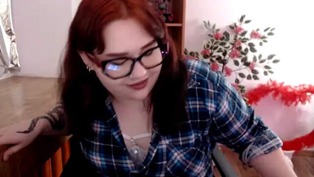 Snapshot of KarolinasHot chatting on June 11, 2026, 1:27 am KarolinasHot online show from June 11, 2026, 1:27 am