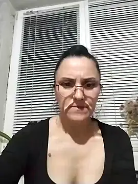 MillaMia45 online show from May 7, 2026, 6:24 pm