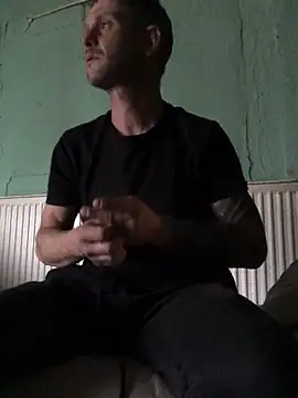 Snapshot of Marcin43w chatting on May 6, 2026, 6:19 am Marcin43w online show from May 6, 2026, 6:19 am