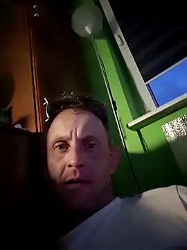Snapshot of Marcin43w chatting on May 14, 2026, 7:31 pm Marcin43w online show from May 14, 2026, 7:31 pm