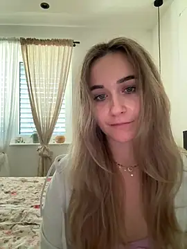 Snapshot of LillyStarr chatting on July 4, 2026, 9:37 am LillyStarr online show from July 4, 2026, 9:37 am