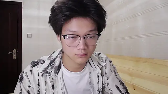 Snapshot of XJ-XIAOXIAO chatting on May 5, 2026, 8:28 pm XJ-XIAOXIAO online show from May 5, 2026, 8:28 pm