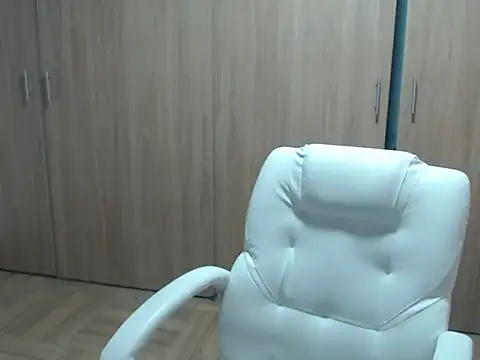 Snapshot of Haileey_ross chatting on June 1, 2026, 11:56 am Haileey ross online show from June 1, 2026, 11:56 am