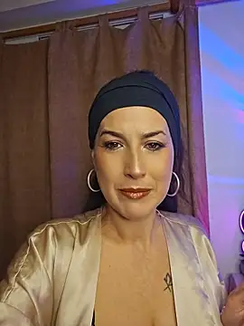 Snapshot of MorganaMystic chatting on June 6, 2026, 10:25 pm MorganaMystic online show from June 6, 2026, 10:25 pm