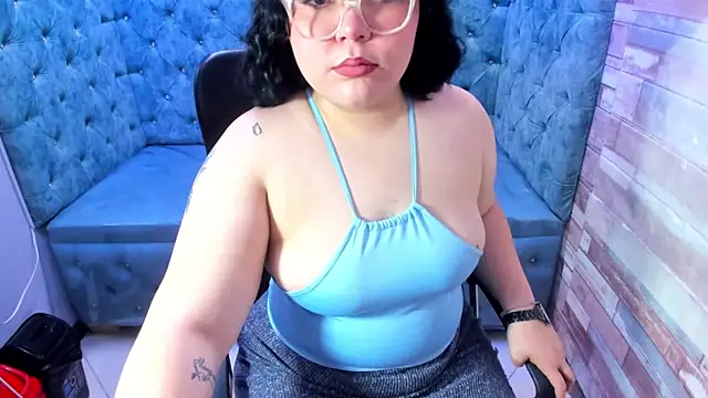 Snapshot of Sweet_Nova_ chatting on May 26, 2026, 11:50 am Sweet Nova online show from May 26, 2026, 11:50 am