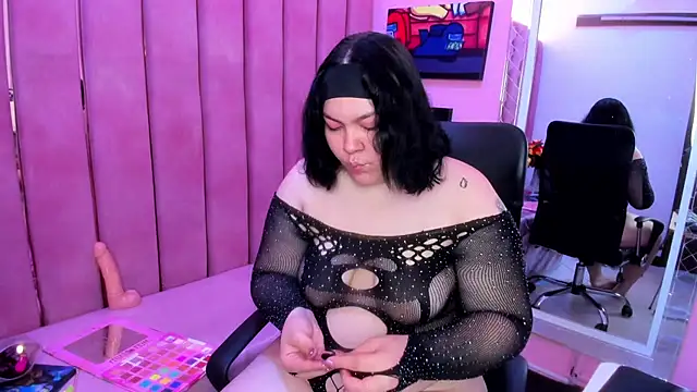 Snapshot of Sweet_Nova_ chatting on June 6, 2026, 4:23 pm Sweet Nova online show from June 6, 2026, 4:23 pm