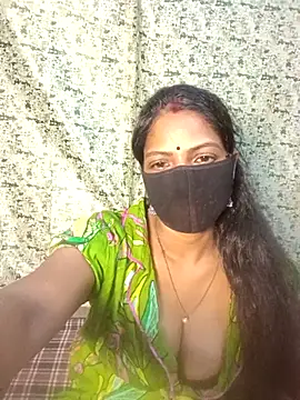 Snapshot of Juli_80 chatting on June 28, 2026, 2:34 pm Juli 80 online show from June 28, 2026, 2:34 pm