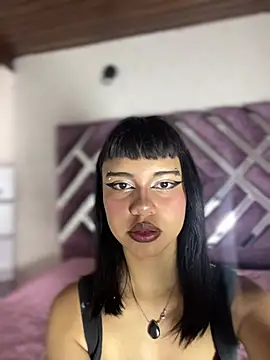 AntonellaCooper Pink online show from May 15, 2026, 7:21 pm