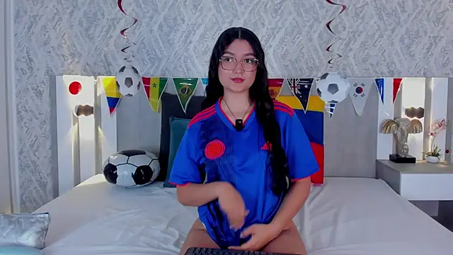 Snapshot of Vaalentina_Lux chatting on June 17, 2026, 3:02 pm Vaalentina Lux online show from June 17, 2026, 3:02 pm