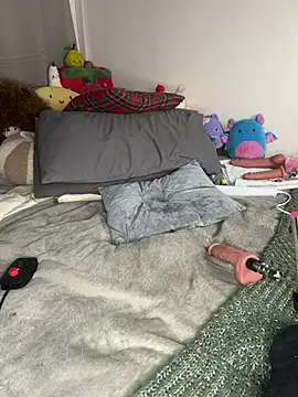 tinyweepixie online show from May 29, 2026, 7:34 pm
