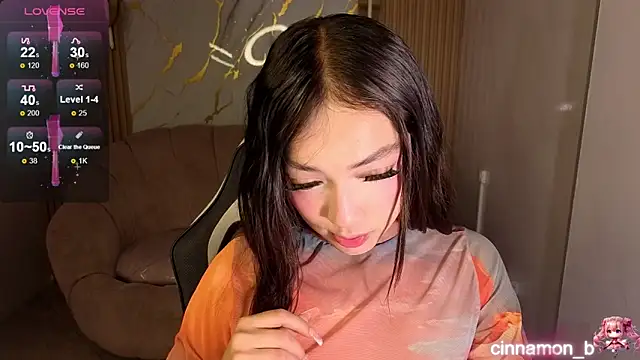 Snapshot of Cinnamon_b chatting on June 20, 2026, 1:03 pm Cinnamon b online show from June 20, 2026, 1:03 pm