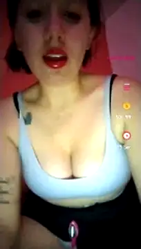 Snapshot of Annie_loveer chatting on July 6, 2026, 3:58 am Annie loveer online show from July 6, 2026, 3:58 am