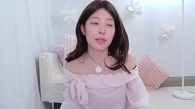 Snapshot of sakura-ch- chatting on July 4, 2026, 8:26 pm sakura-ch- online show from July 4, 2026, 8:26 pm
