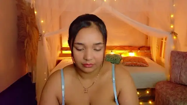 Snapshot of leoneriss chatting on June 17, 2026, 10:00 pm leoneriss online show from June 17, 2026, 10:00 pm