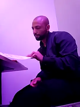 Camodick online show from April 12, 2026, 8:19 am