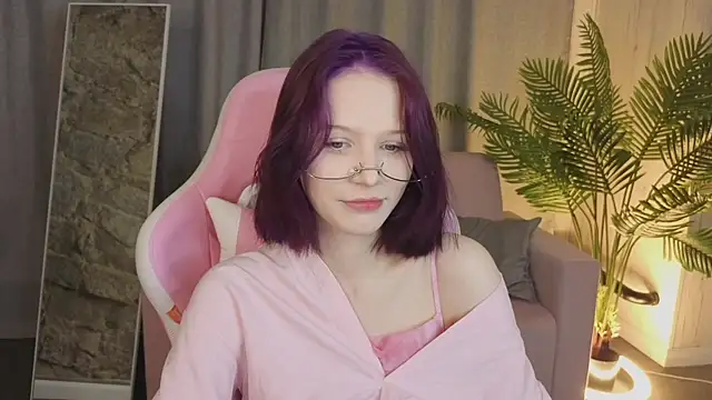 AliceJohansone online show from May 28, 2026, 1:36 am
