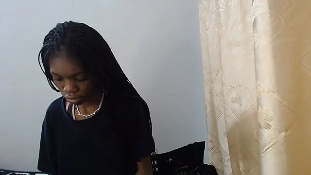 Snapshot of PetiteBarbie_05 chatting on August 3, 2026, 6:12 am PetiteBarbie 05 online show from August 3, 2026, 6:12 am