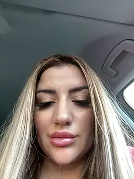 Snapshot of SophiePale chatting on December 15, 2024, 12:17 pm SophiePale online show from December 15, 2024, 12:17 pm