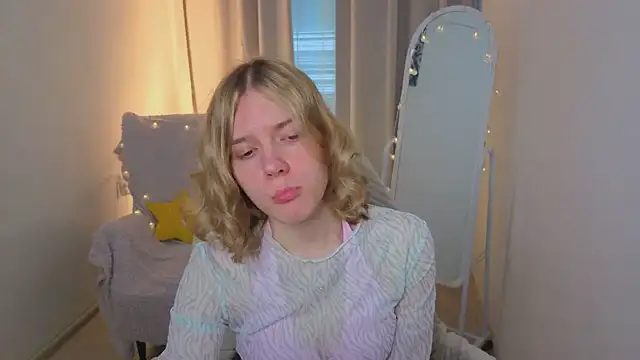 MilanaRayy online show from July 13, 2026, 5:43 am