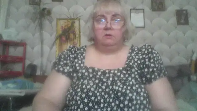 Snapshot of MarinaFarina53 chatting on May 16, 2026, 10:36 am MarinaFarina53 online show from May 16, 2026, 10:36 am