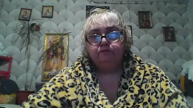 Snapshot of MarinaFarina53 chatting on May 19, 2026, 4:57 pm MarinaFarina53 online show from May 19, 2026, 4:57 pm