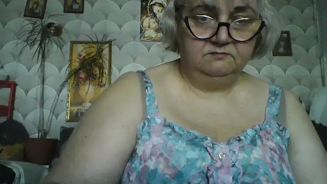 Snapshot of MarinaFarina53 chatting on May 21, 2026, 5:47 am MarinaFarina53 online show from May 21, 2026, 5:47 am