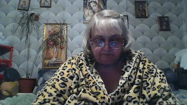 Snapshot of MarinaFarina53 chatting on May 21, 2026, 8:49 pm MarinaFarina53 online show from May 21, 2026, 8:49 pm