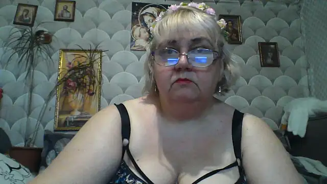 Snapshot of MarinaFarina53 chatting on May 24, 2026, 7:13 am MarinaFarina53 online show from May 24, 2026, 7:13 am