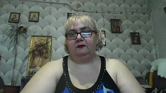 Snapshot of MarinaFarina53 chatting on May 25, 2026, 6:52 am MarinaFarina53 online show from May 25, 2026, 6:52 am