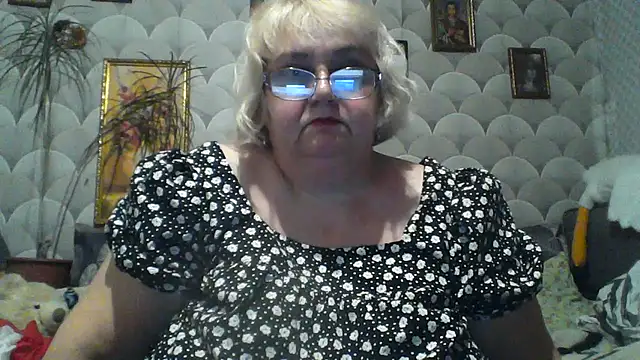 Snapshot of MarinaFarina53 chatting on May 25, 2026, 6:58 pm MarinaFarina53 online show from May 25, 2026, 6:58 pm