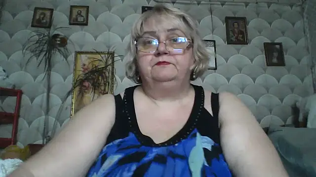 Snapshot of MarinaFarina53 chatting on May 26, 2026, 1:18 pm MarinaFarina53 online show from May 26, 2026, 1:18 pm