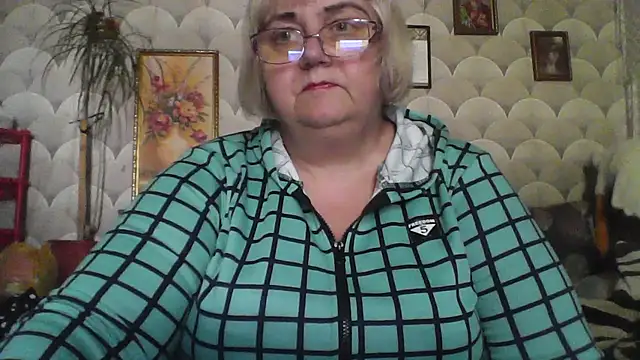 Snapshot of MarinaFarina53 chatting on May 29, 2026, 5:49 am MarinaFarina53 online show from May 29, 2026, 5:49 am