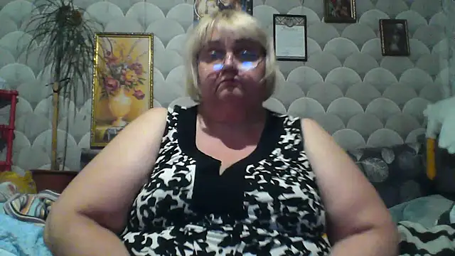 Snapshot of MarinaFarina53 chatting on May 29, 2026, 5:55 pm MarinaFarina53 online show from May 29, 2026, 5:55 pm