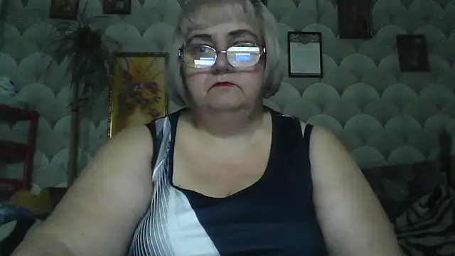 Snapshot of MarinaFarina53 chatting on May 31, 2026, 6:42 am MarinaFarina53 online show from May 31, 2026, 6:42 am