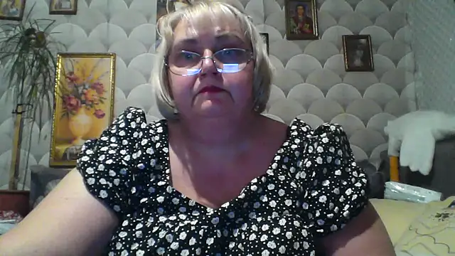 Snapshot of MarinaFarina53 chatting on June 4, 2026, 6:58 pm MarinaFarina53 online show from June 4, 2026, 6:58 pm