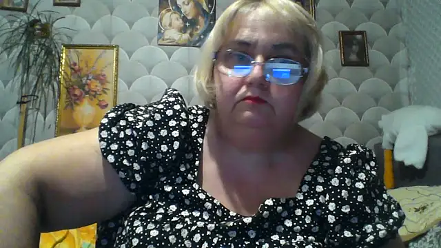Snapshot of MarinaFarina53 chatting on June 10, 2026, 7:35 pm MarinaFarina53 online show from June 10, 2026, 7:35 pm