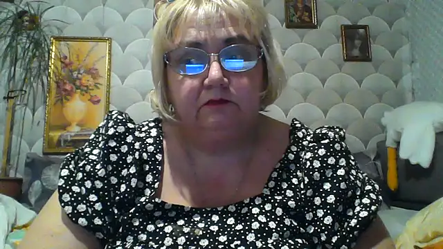 Snapshot of MarinaFarina53 chatting on June 14, 2026, 6:43 pm MarinaFarina53 online show from June 14, 2026, 6:43 pm