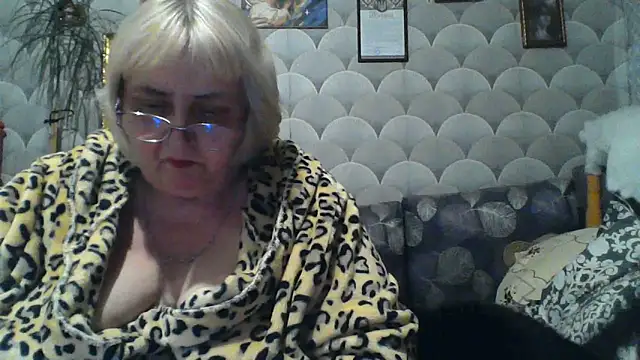 Snapshot of MarinaFarina53 chatting on June 15, 2026, 8:55 pm MarinaFarina53 online show from June 15, 2026, 8:55 pm