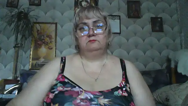 Snapshot of MarinaFarina53 chatting on June 21, 2026, 9:45 am MarinaFarina53 online show from June 21, 2026, 9:45 am