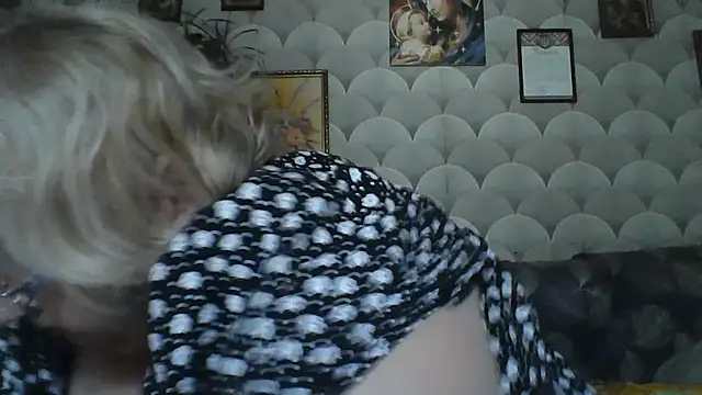 Snapshot of MarinaFarina53 chatting on June 26, 2026, 5:23 am MarinaFarina53 online show from June 26, 2026, 5:23 am