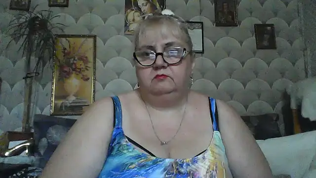 Snapshot of MarinaFarina53 chatting on June 27, 2026, 2:01 pm MarinaFarina53 online show from June 27, 2026, 2:01 pm