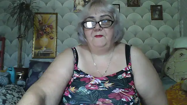 Snapshot of MarinaFarina53 chatting on June 30, 2026, 6:03 am MarinaFarina53 online show from June 30, 2026, 6:03 am