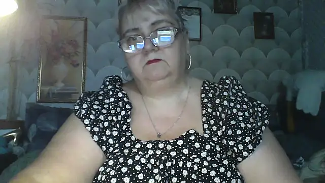 Snapshot of MarinaFarina53 chatting on July 6, 2026, 5:04 am MarinaFarina53 online show from July 6, 2026, 5:04 am
