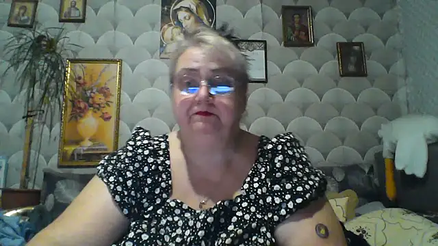 Snapshot of MarinaFarina53 chatting on July 8, 2026, 10:14 pm MarinaFarina53 online show from July 8, 2026, 10:14 pm
