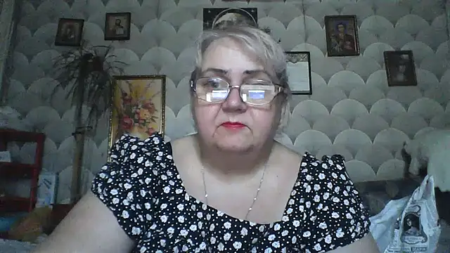 Snapshot of MarinaFarina53 chatting on July 11, 2026, 6:49 am MarinaFarina53 online show from July 11, 2026, 6:49 am